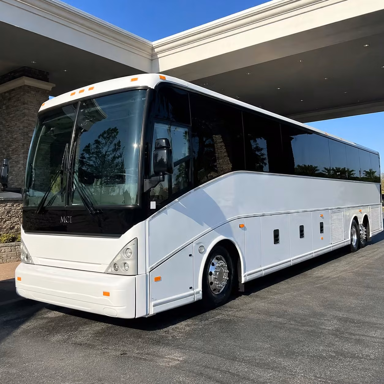 fort lauderdale airport transfers from hialeah are easy with a charter bus